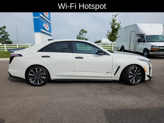 Used 2022 White Cadillac V-Series image 13