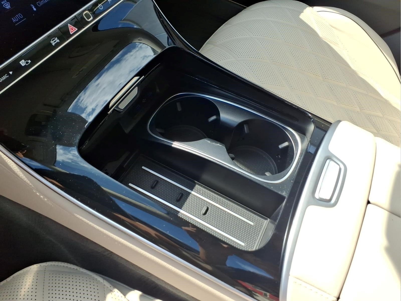 Certified Used 2024 Obsidian Black Metallic Mercedes-Benz S 580 4MATIC® Sedan image 17