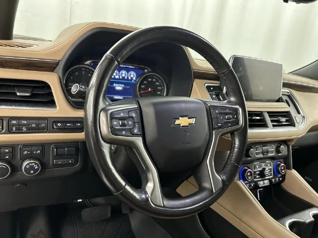 Used 2021 IRIDESCENT PEARL TRICOAT Chevrolet Premier image 8