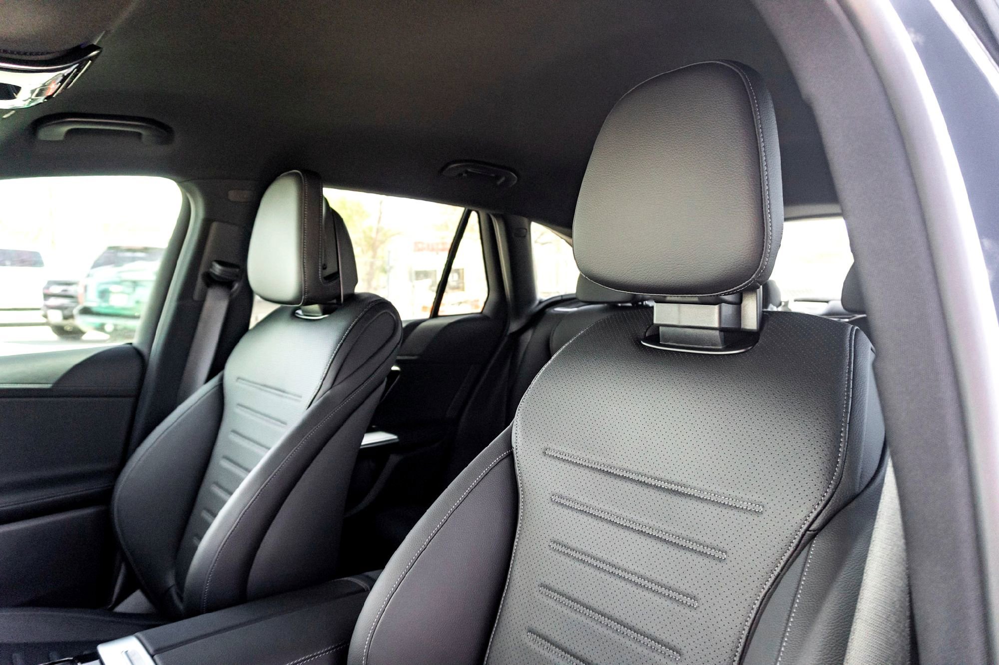 2025 Mercedes-Benz GLC Base - Photo 9