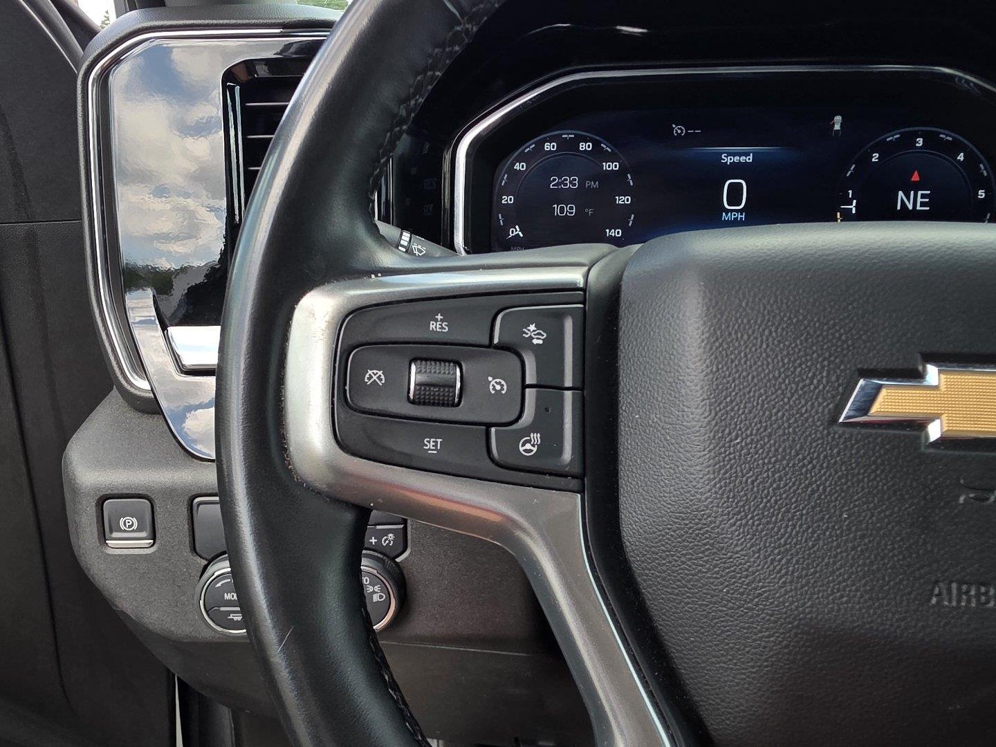 Used 2025 Sterling Gray Metallic Chevrolet LT image 17