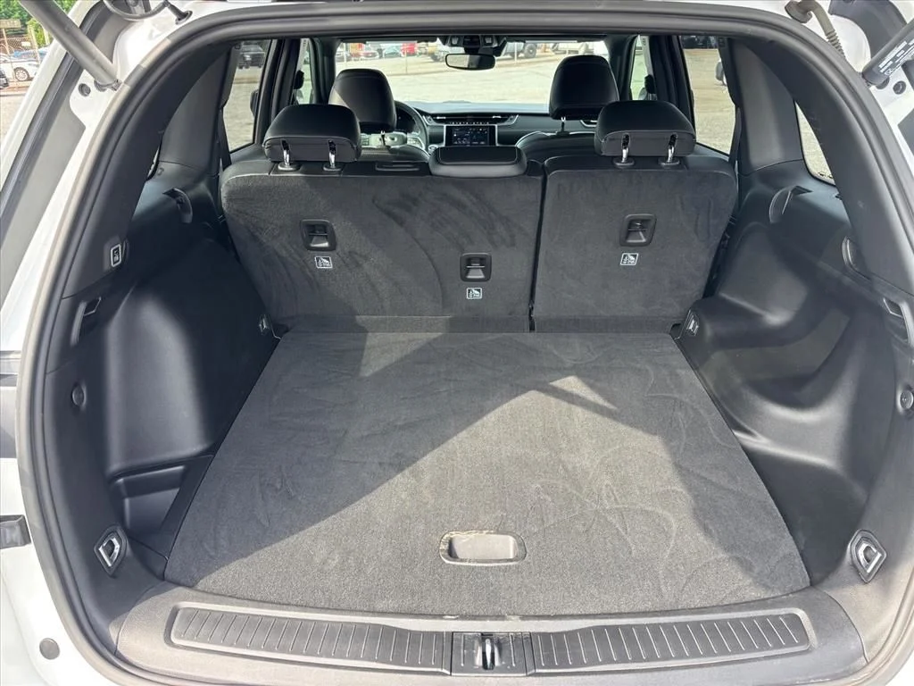 Used 2023 White Jeep Altitude X image 26