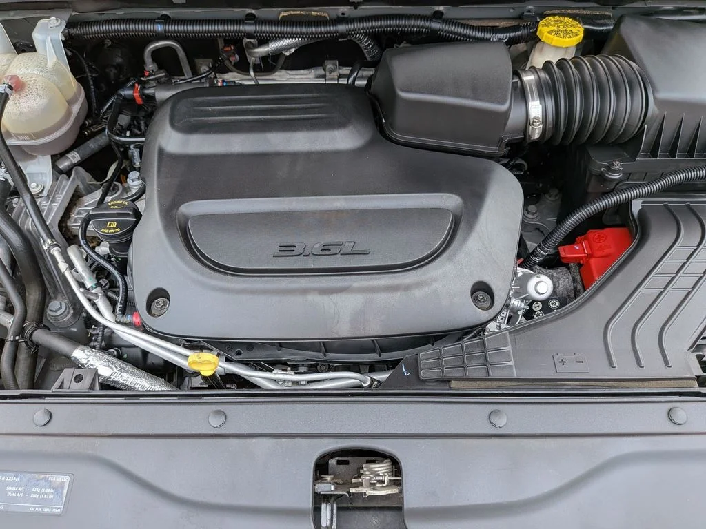 Used 2020 White Chrysler Launch Edition image 33