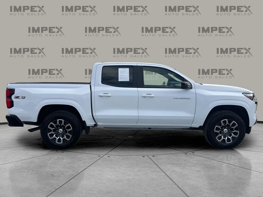 Used 2024 White Chevrolet Z71 image 6