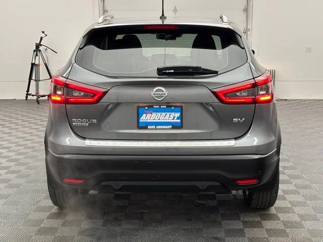 Used 2022 Gun Metallic Nissan SV image 8