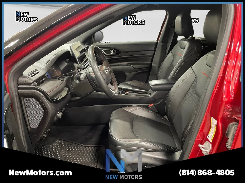 Used 2024 Red Jeep Trailhawk image 9