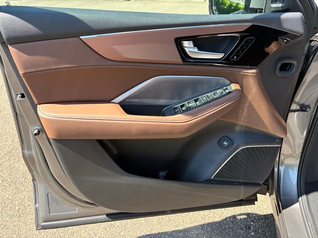 New 2026 Liquid Carbon Metallic Acura Technology Package image 10