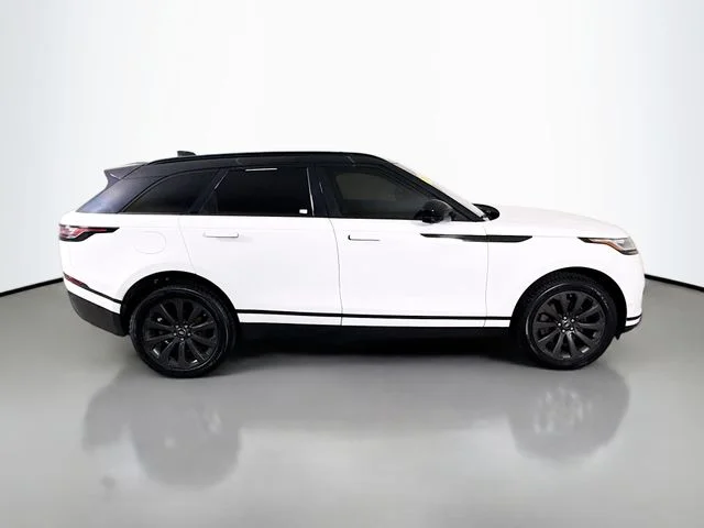Used 2021  Land Rover S image 9