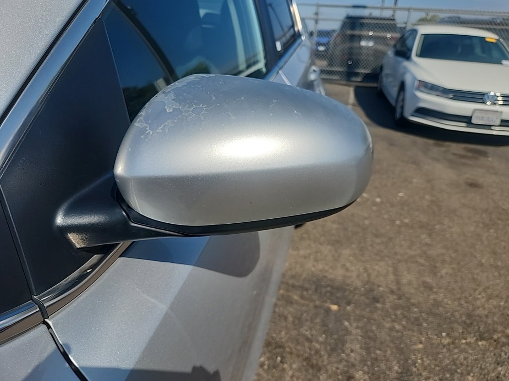 Certified Used 2022 Sparkling Silver Kia LX image 6
