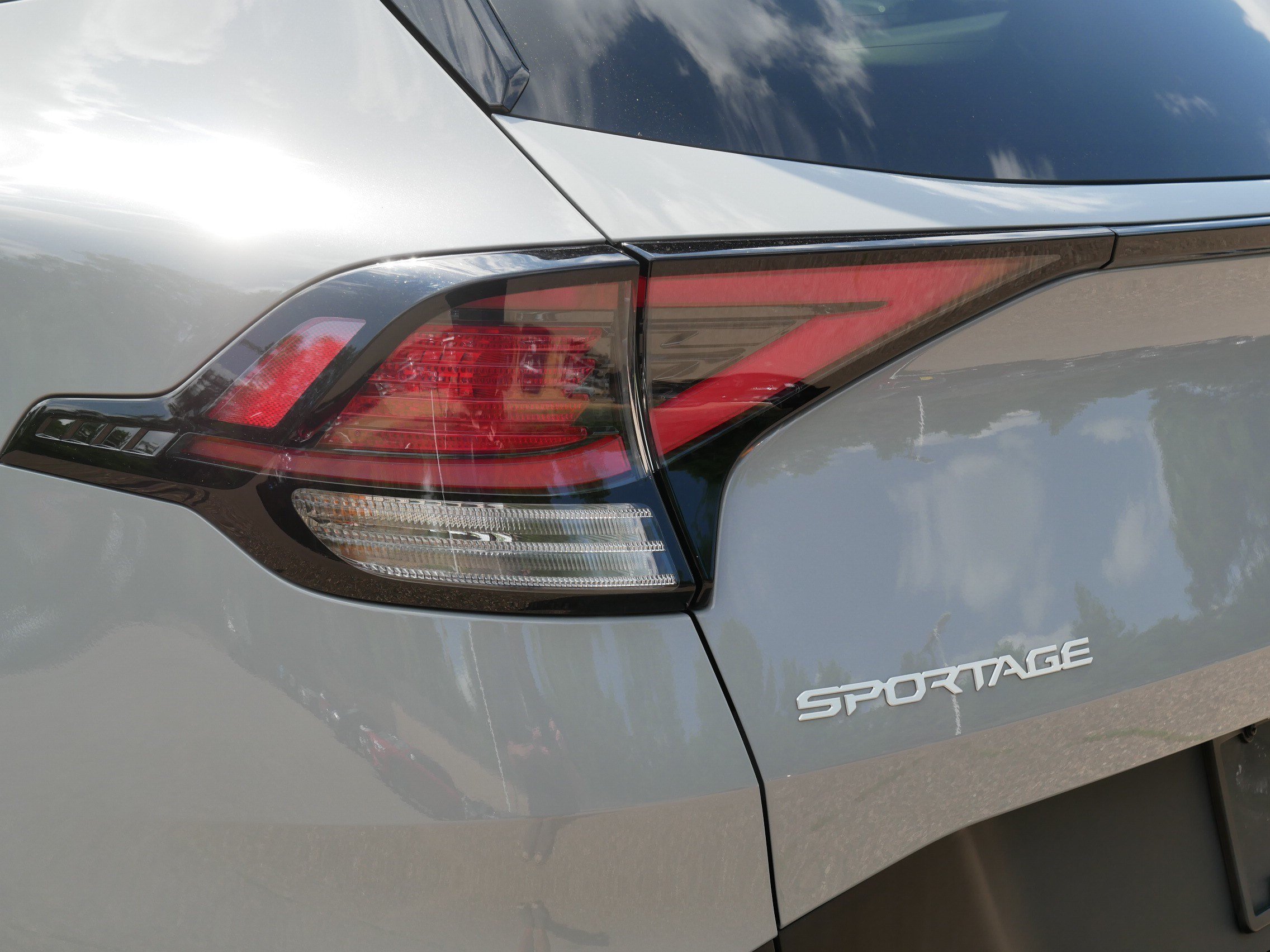 Used 2023 Wolf Gray Kia X-Line image 17