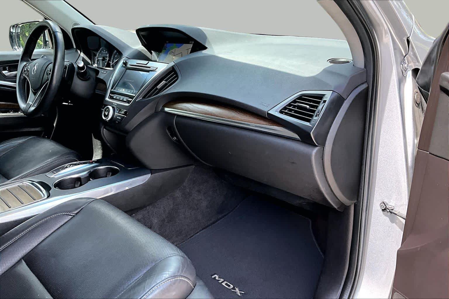 Used 2020 Lunar Silver Metallic Acura w/Technology Pkg image 19