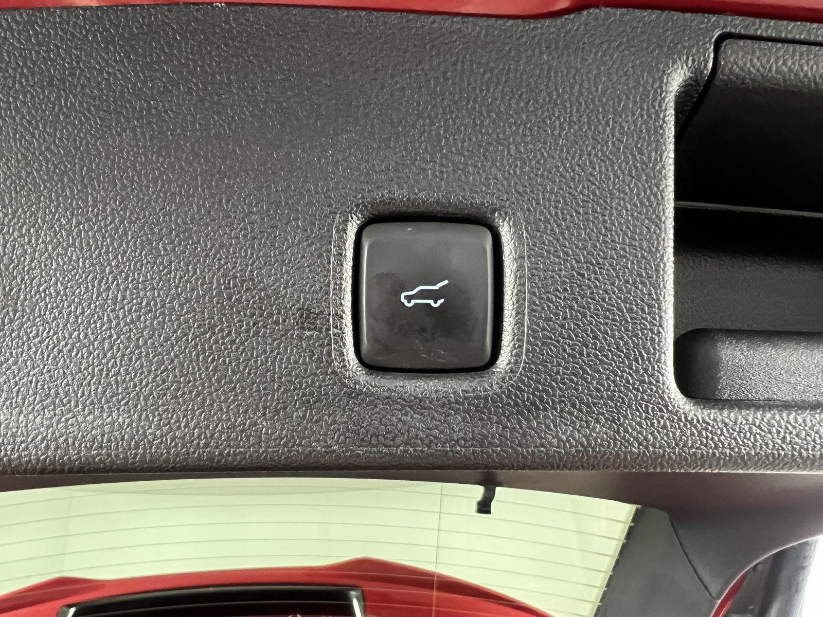 Used 2024 Rapid Red Metallic Tinted Clearcoat Ford ST-Line image 23