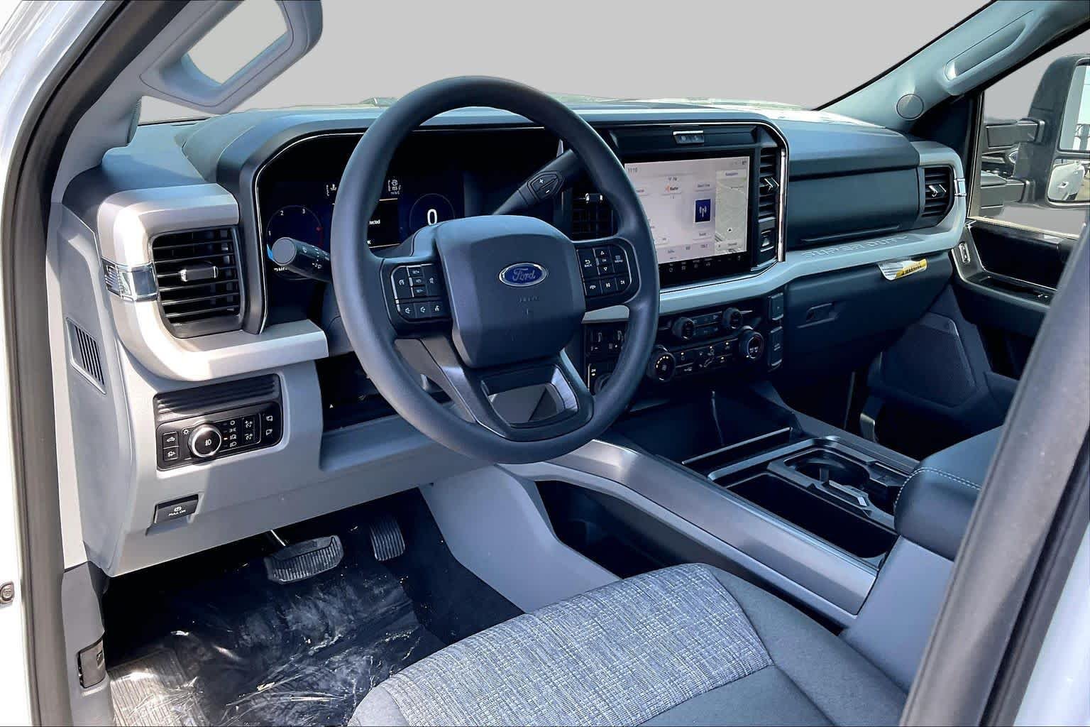 New 2026 Oxford White Ford XLT image 6