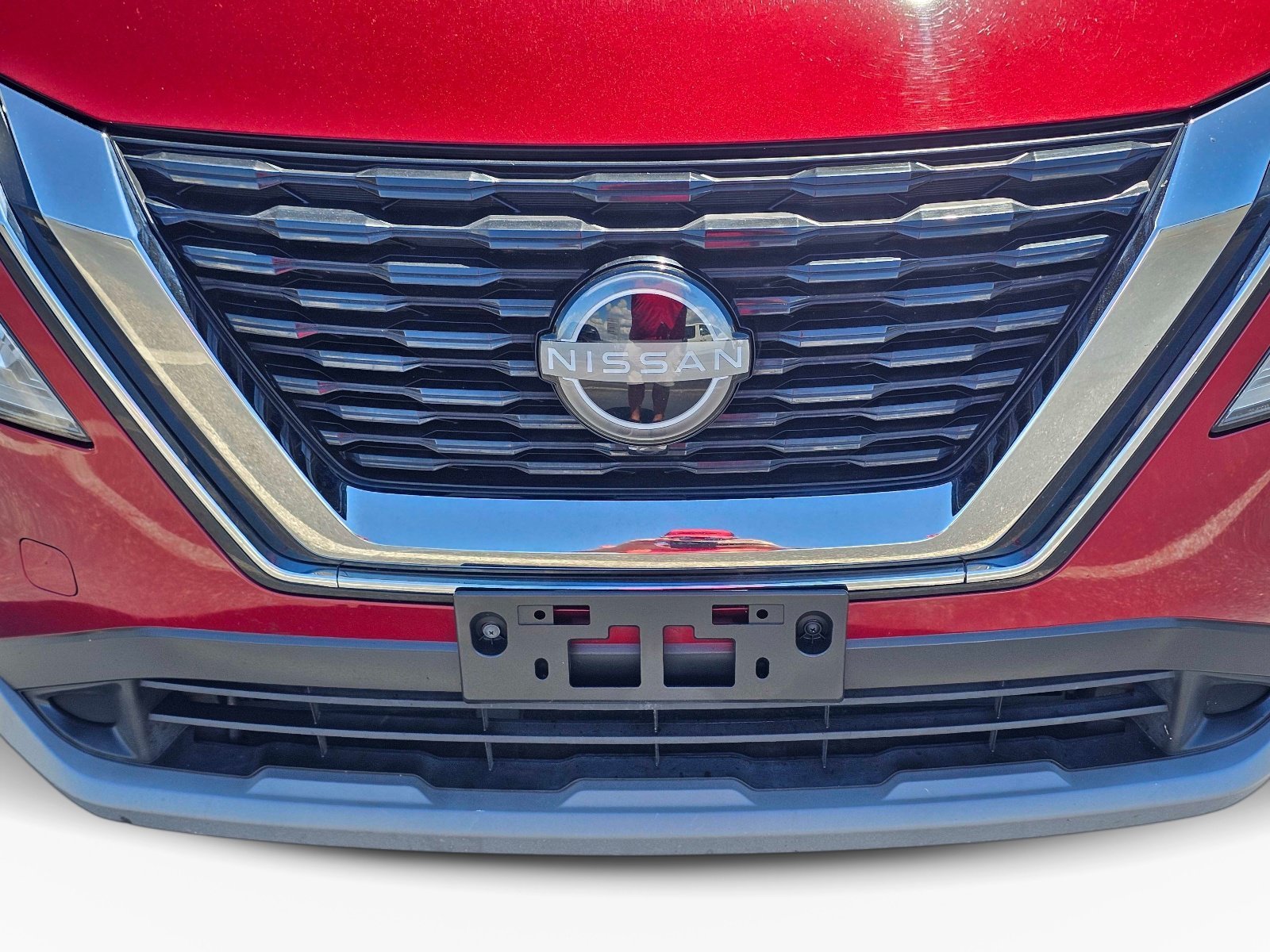 Used 2023 Scarlet Ember Tintcoat Nissan SV image 3