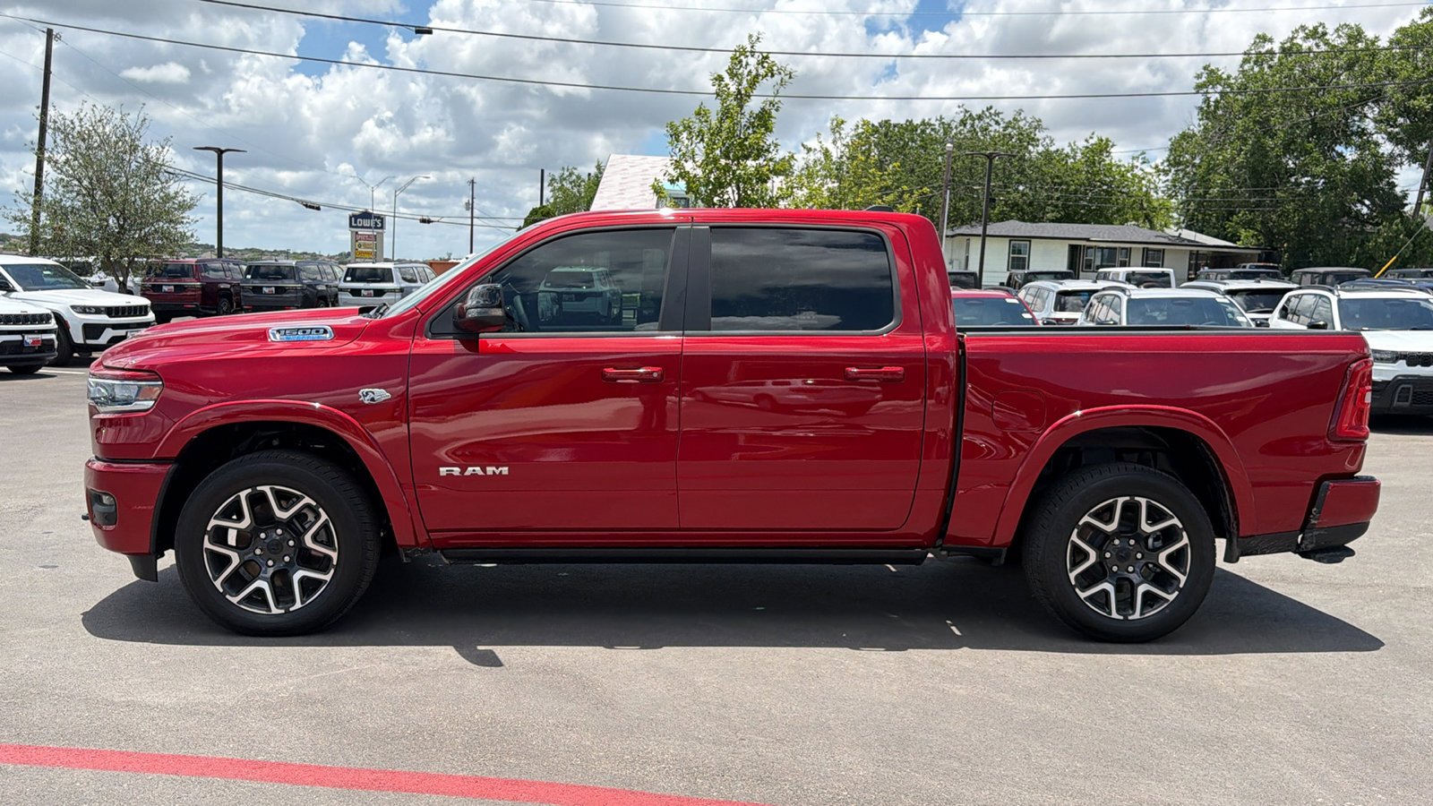 New 2026 Molten Red Pearl-Coat Exterior Paint RAM Laramie image 8