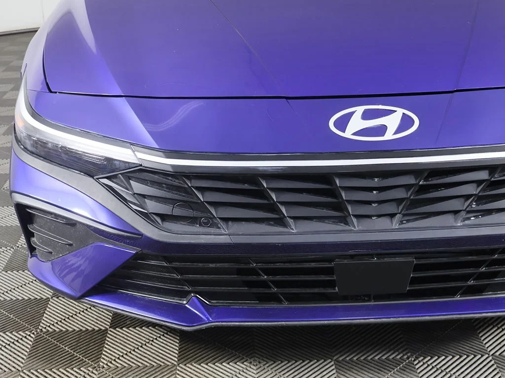 Used 2025 Blue Hyundai SE image 11