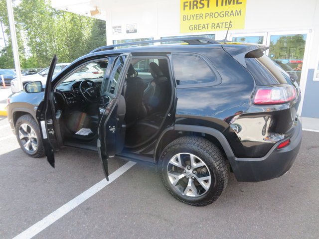 Used 2019 Diamond Black Crystal Pearlcoat Jeep Altitude image 8