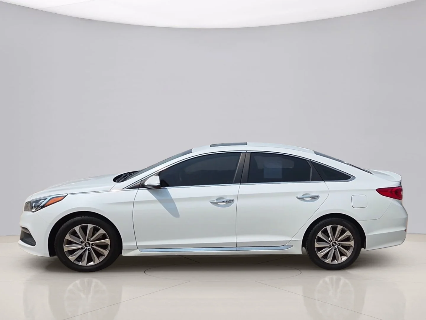 Used 2017 White Hyundai SPORT image 2