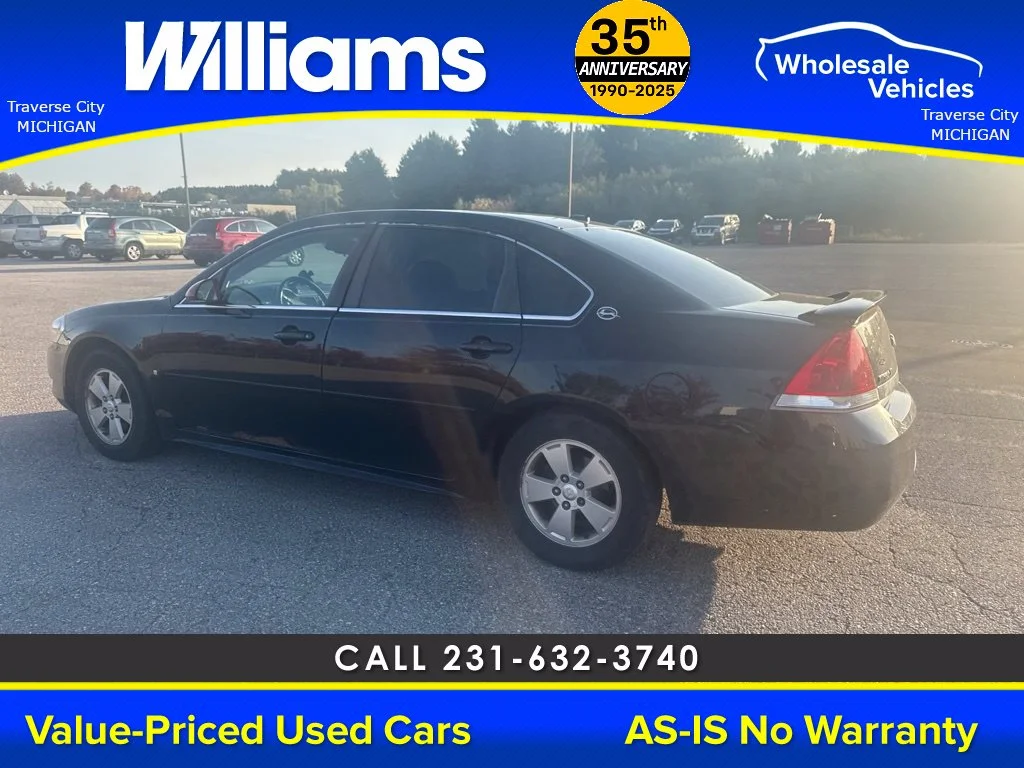 Used 2009 Black Chevrolet LT image 25