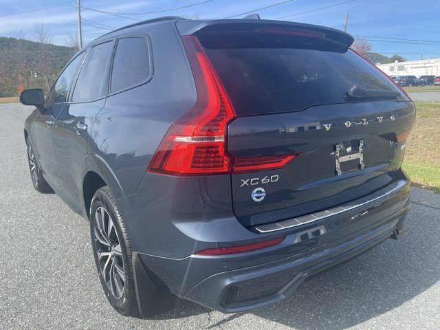 Used 2024 Blue Volvo Core Dark Theme image 3