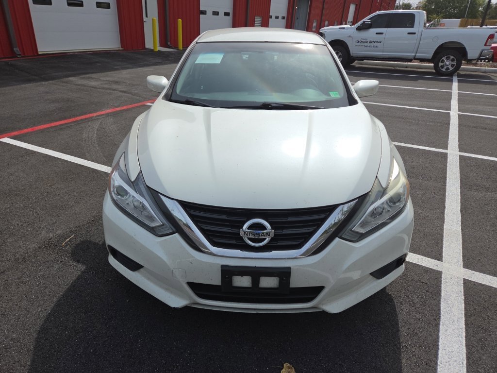 Used 2017 White Nissan 2.5 S image 2