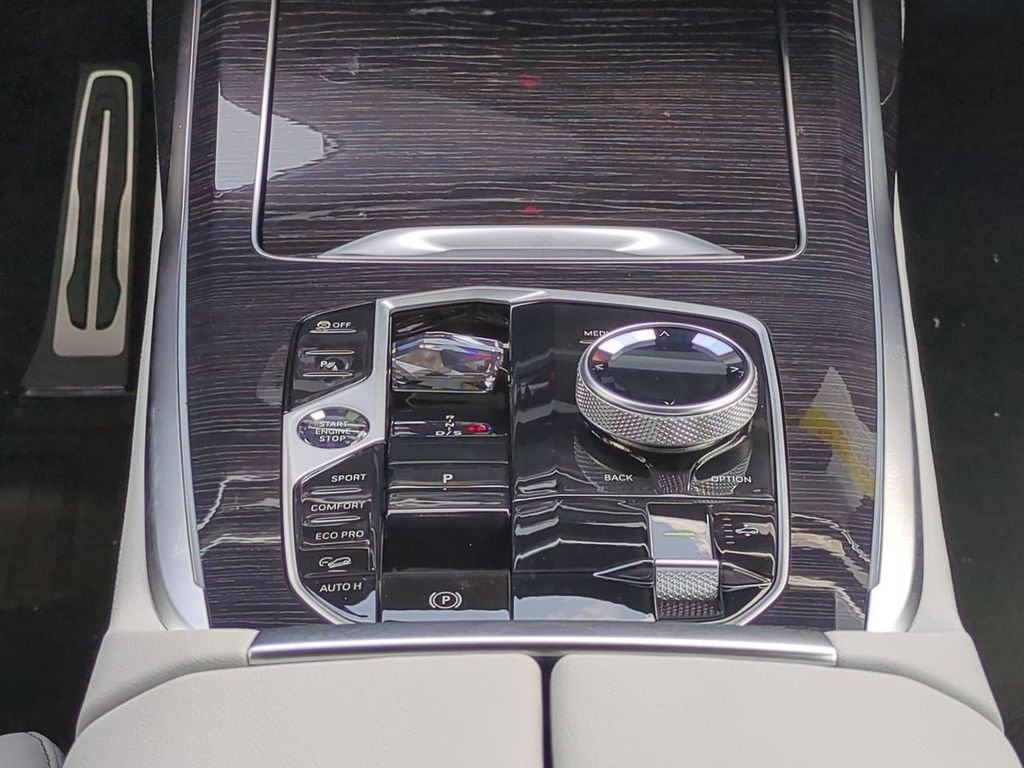 New 2027 Tanzanite Blue II Metallic BMW xDrive40i image 19