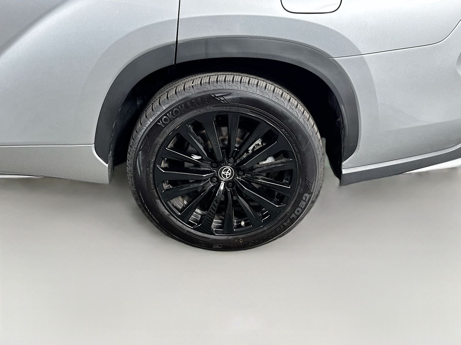2025 Toyota Highlander XSE - Photo 9