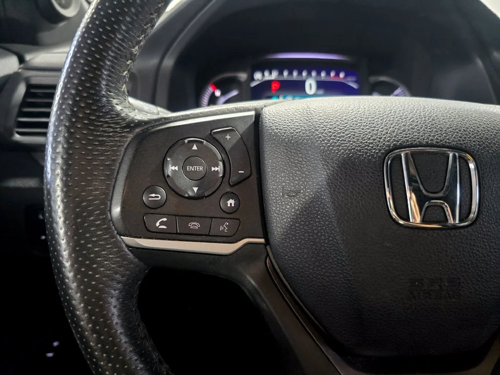 Used 2022 White Honda EX-L image 16
