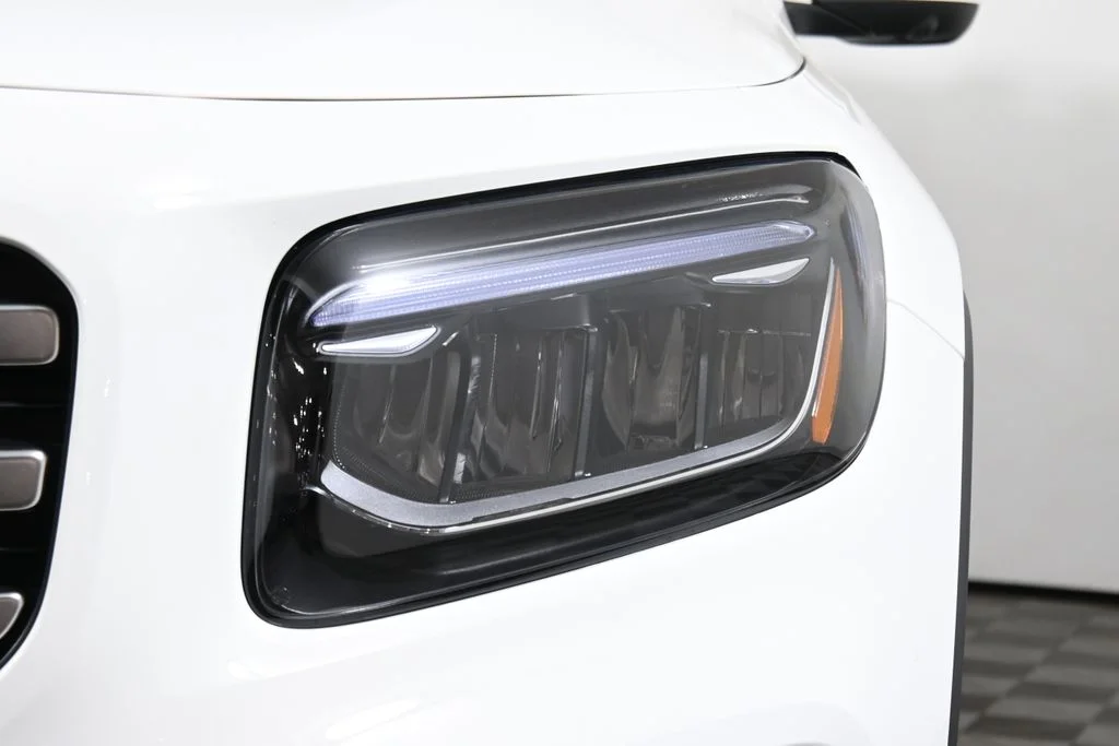 Used 2026 White Mercedes-Benz GLB 250 image 11