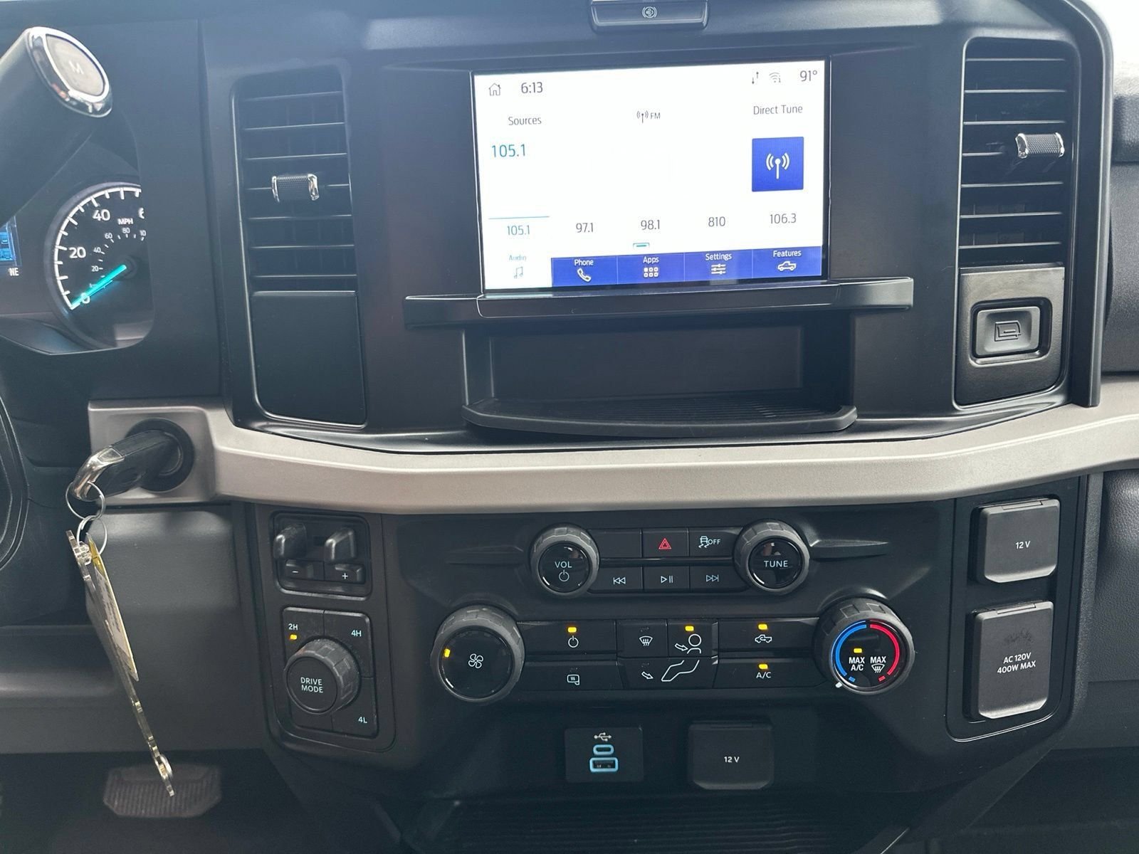 Used 2026 Oxford White Ford XLT image 25