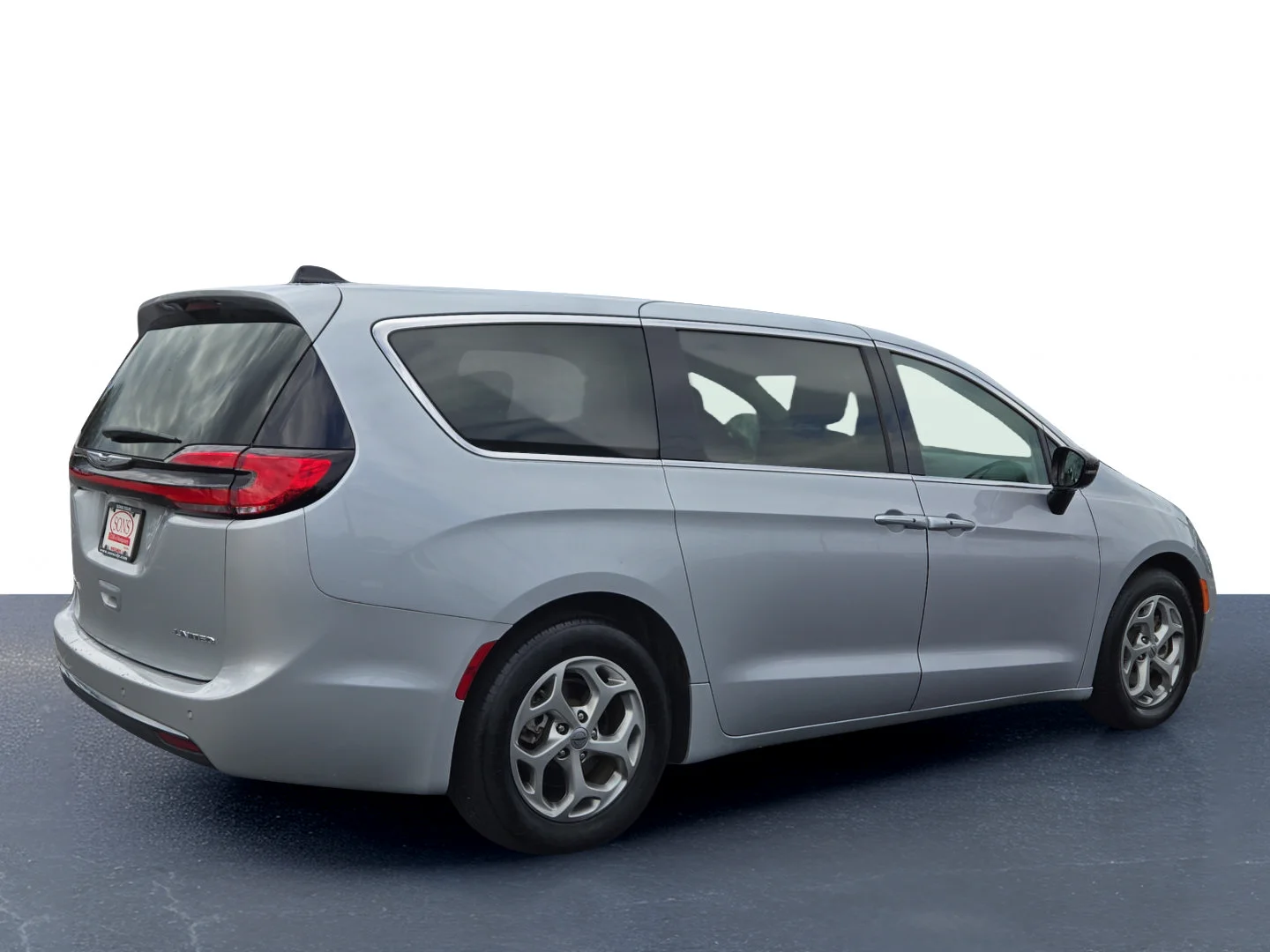 Used 2024 Silver Mist Clearcoat Chrysler Limited image 8