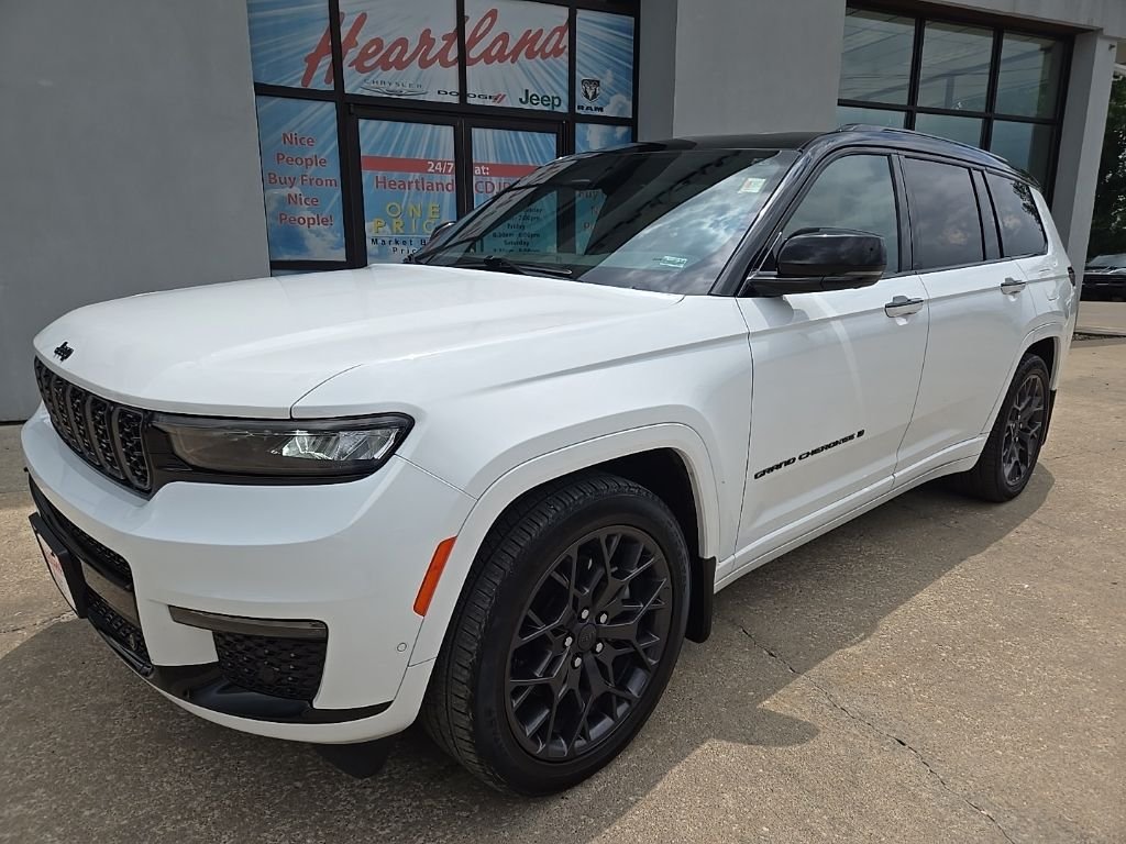 Used 2025 Jeep Grand Cherokee L Summit with VIN 1C4RJKEG2S8736450 for sale in Kansas City