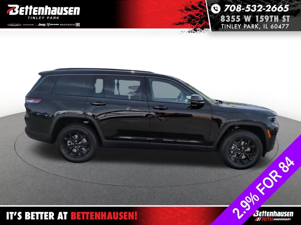 New 2026 Diamond Black Crystal Pearl-Coat Exterior Paint Jeep Laredo image 5