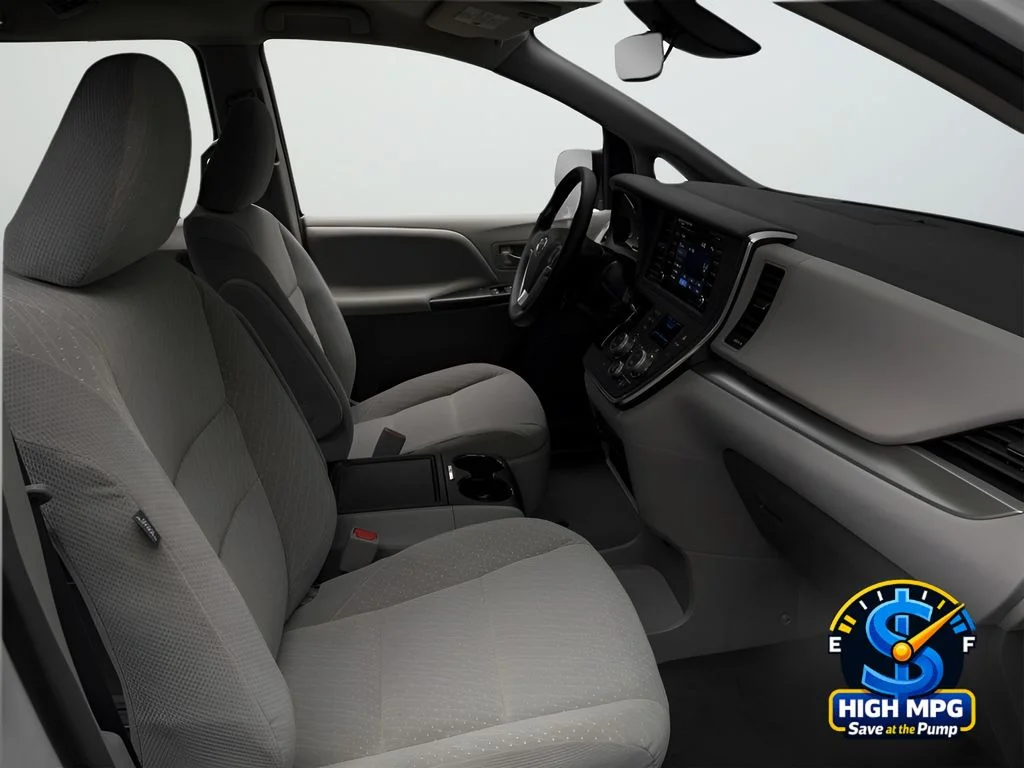 Used 2018 White Toyota LE image 29
