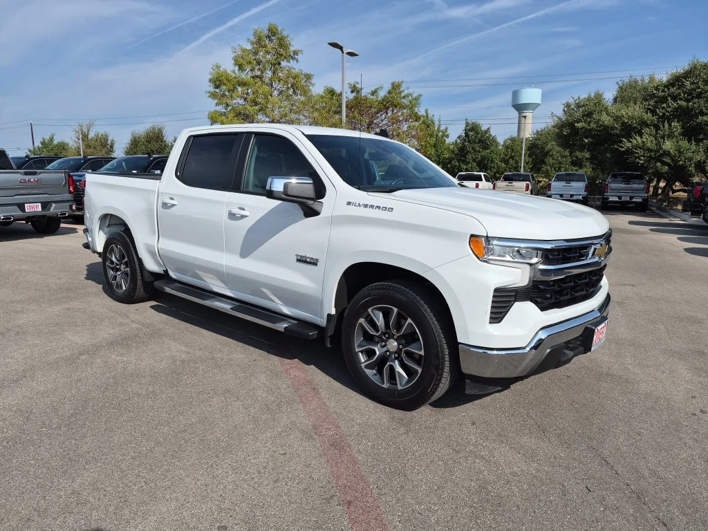 Used 2023 SUMMIT WHITE Chevrolet LT image 1