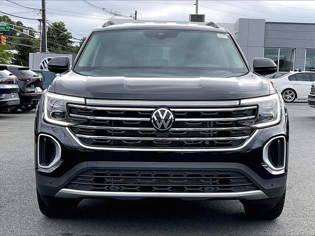 New 2026 Black Volkswagen SE w/Technology image 5