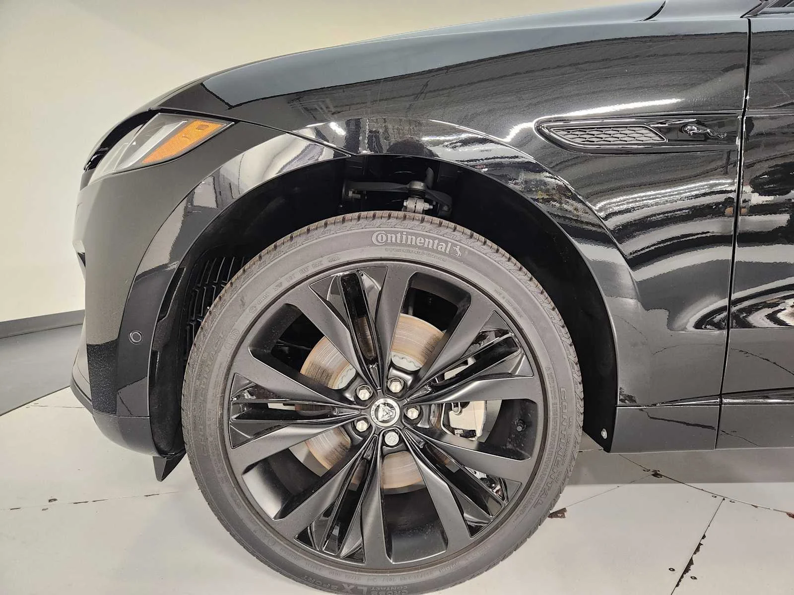 New 2026 Santorini Black Metallic Jaguar R-Dynamic S image 20