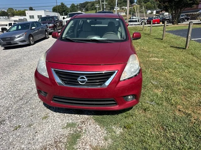 Used 2014 Red Nissan 1.6 SV image 2