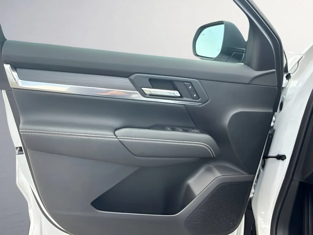 New 2027 Summit White GMC Elevation image 27