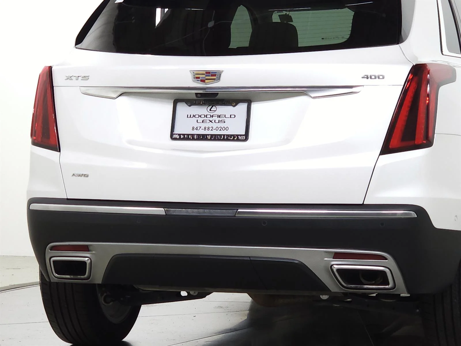 Used 2025 White Cadillac Premium Luxury image 10