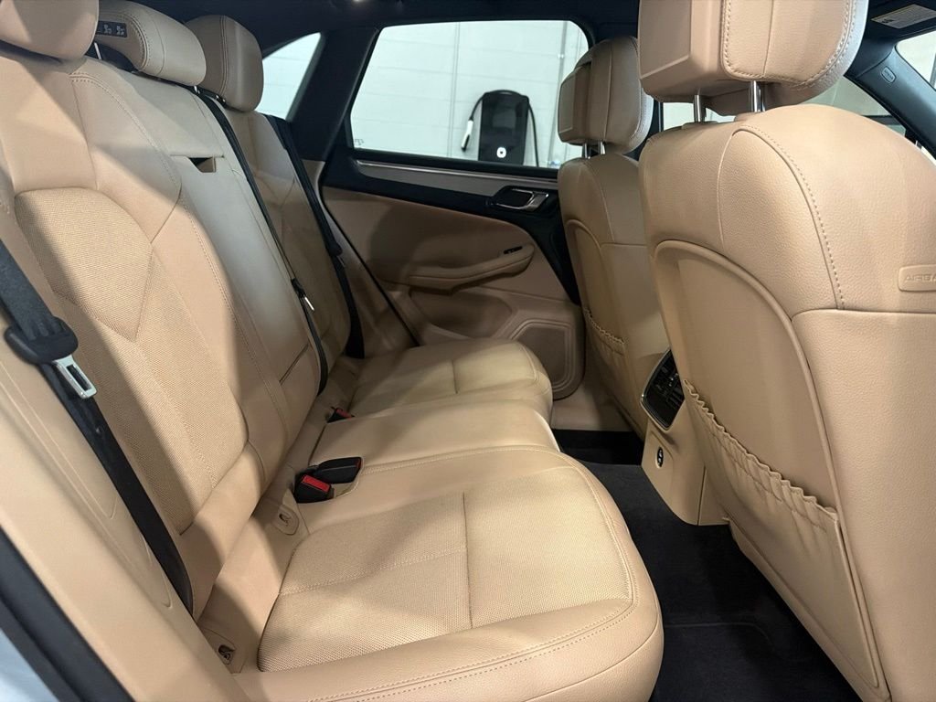 2024 Porsche Macan S - Photo 21