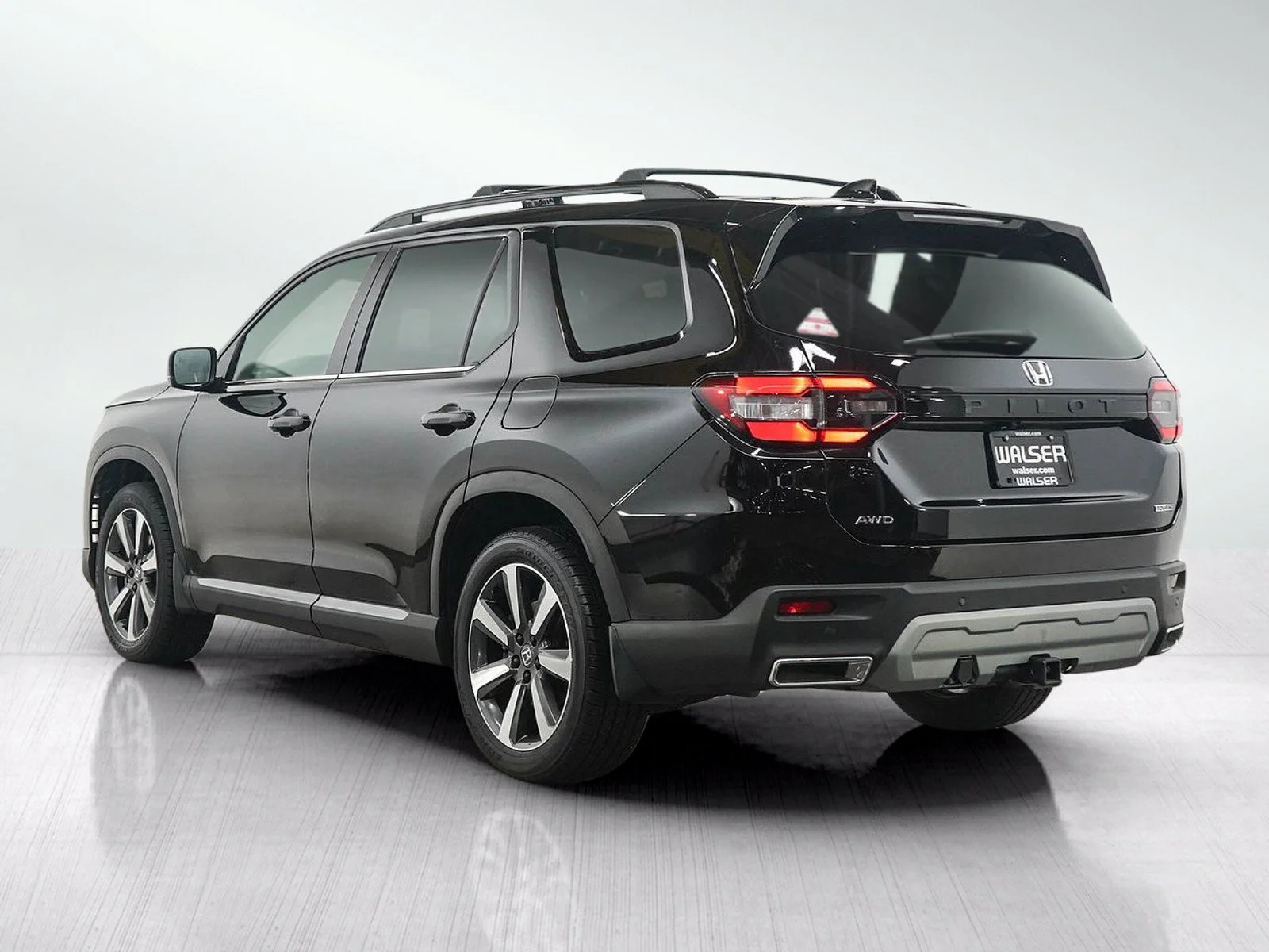 Used 2023 Black Honda 5D WAGON TOURING 4WD image 3