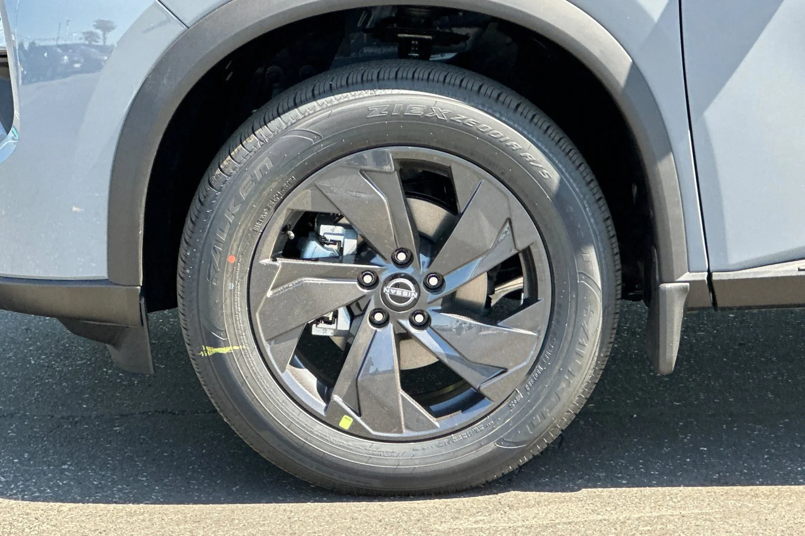 New 2026 Boulder Gray Pearl Nissan SV image 25