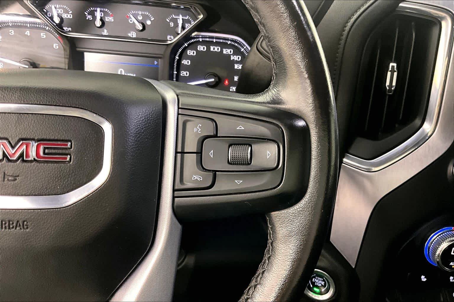 Used 2020 Onyx Black GMC SLE image 24