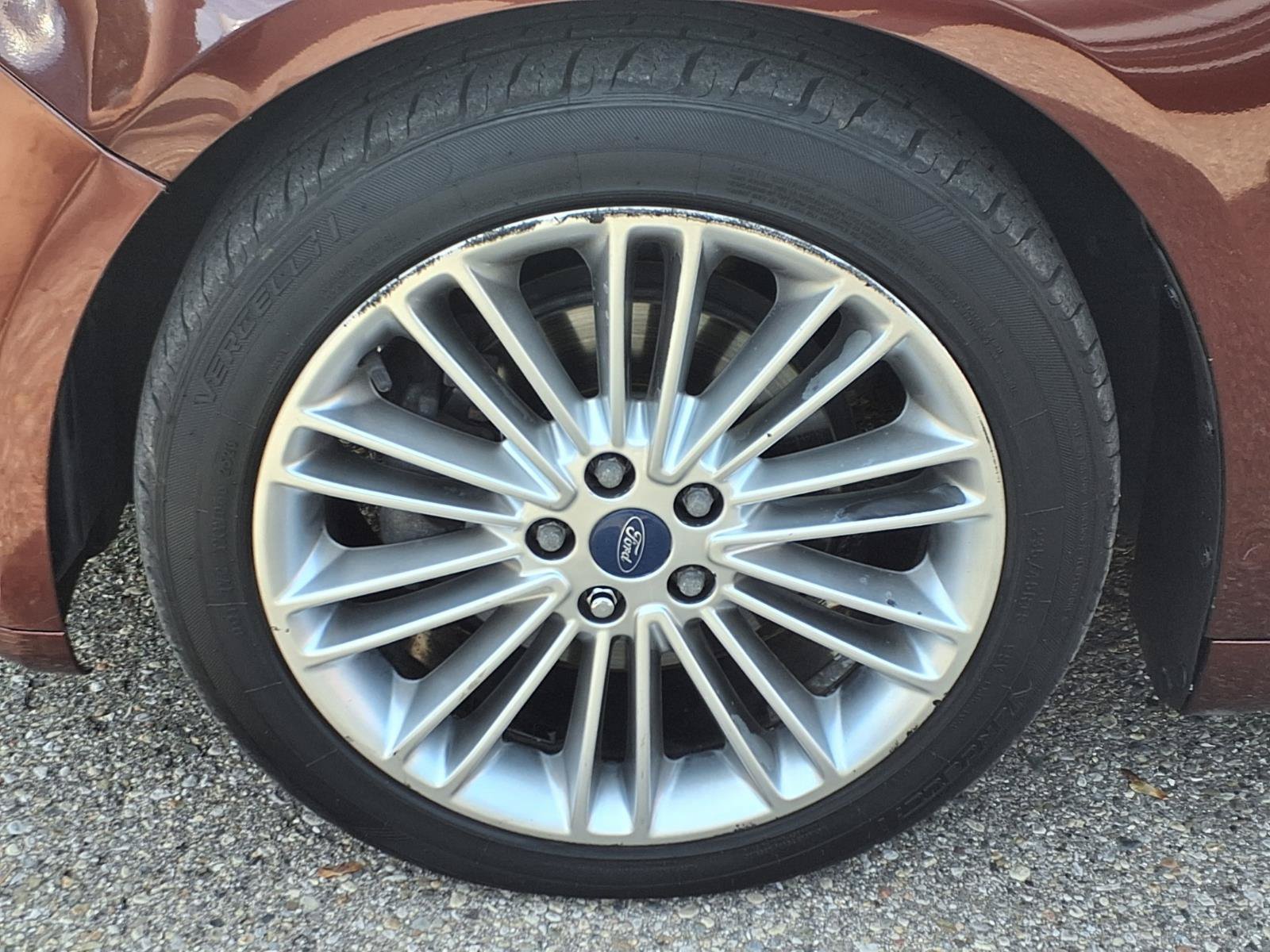 Used 2015 Bronze Fire Metallic Tinted Clearcoat Ford SE image 29