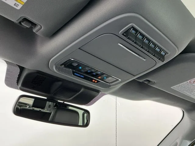 Certified Used 2025  Ford Lariat image 25