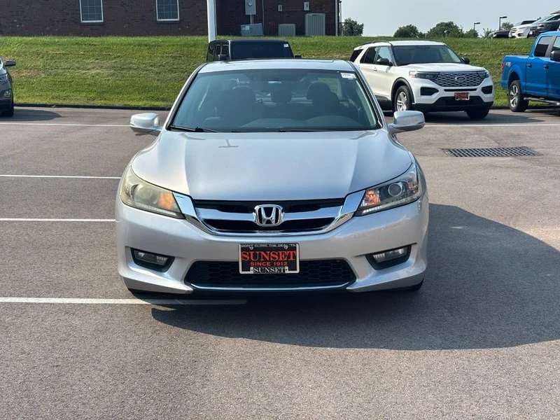 Used 2014 Alabaster Silver Metallic Honda EX image 8