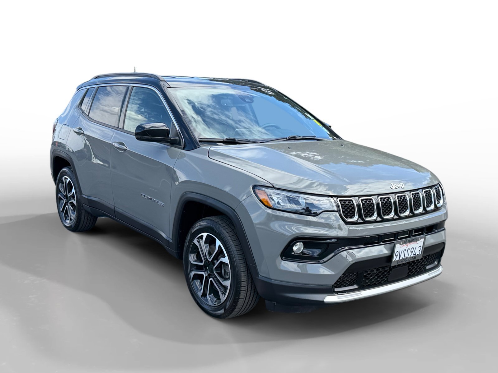 Used 2024 Gray Clearcoat Jeep Limited image 7