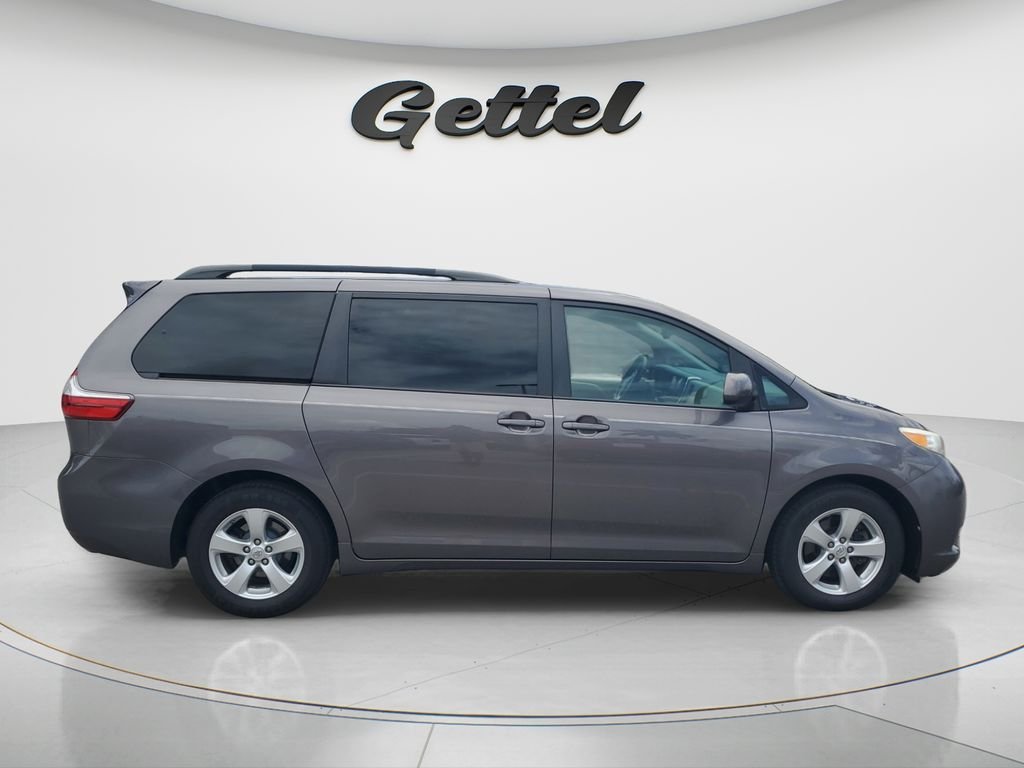 Used 2015 Gray Toyota LE image 4