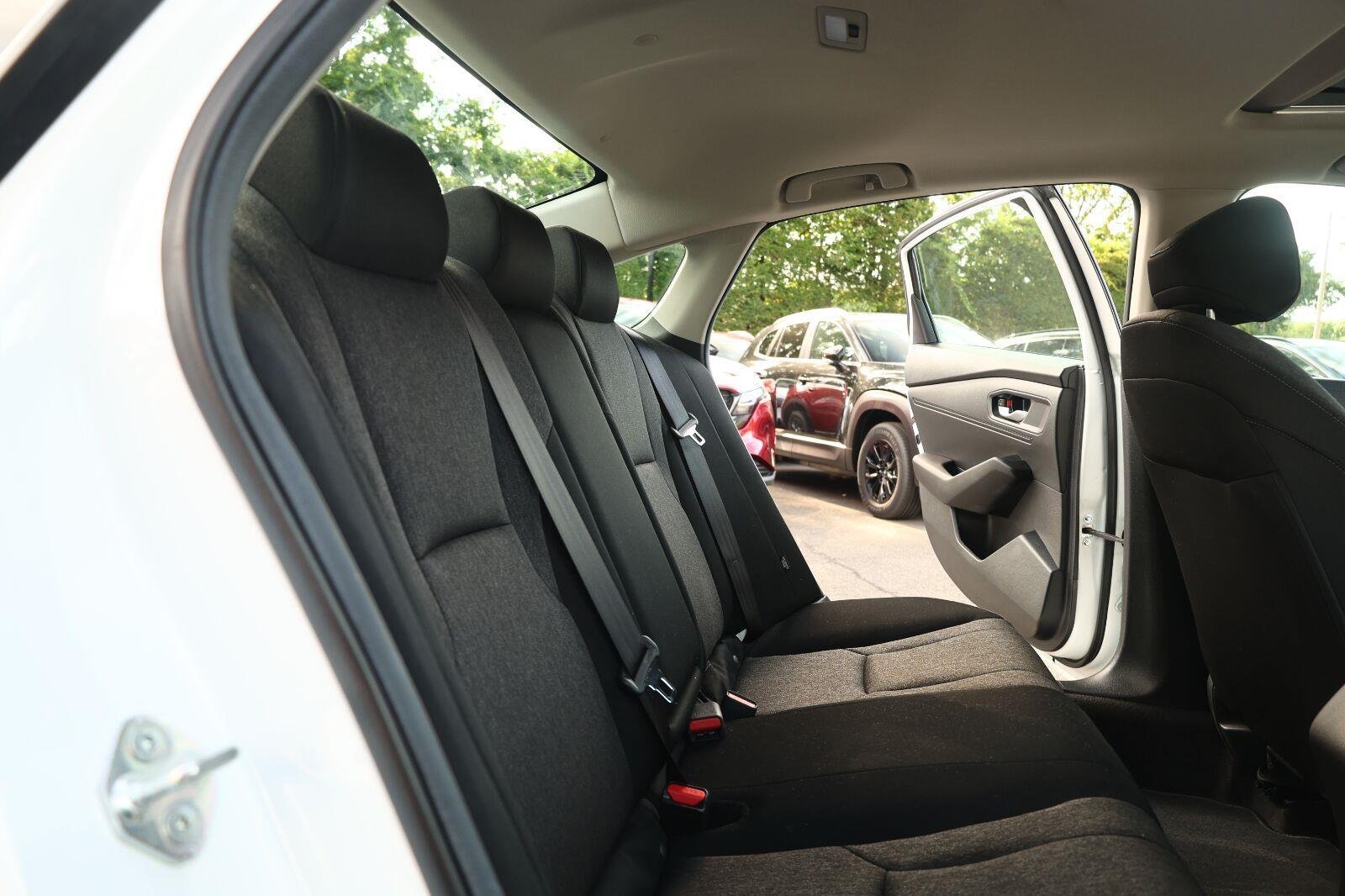 Used 2024 Platinum White Pearl Honda EX image 20